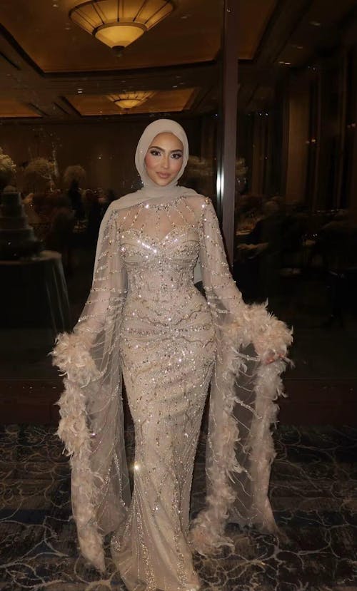 Luxury Mermaid Evening Dress with Feather Cape Sleeves SS082