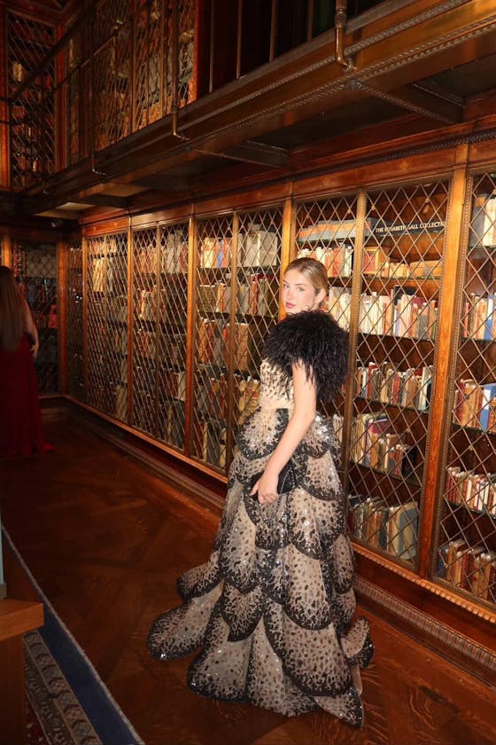 Luxury Dubai Evening Dresses Sparkly Sequin Tiered Ruffles SS243