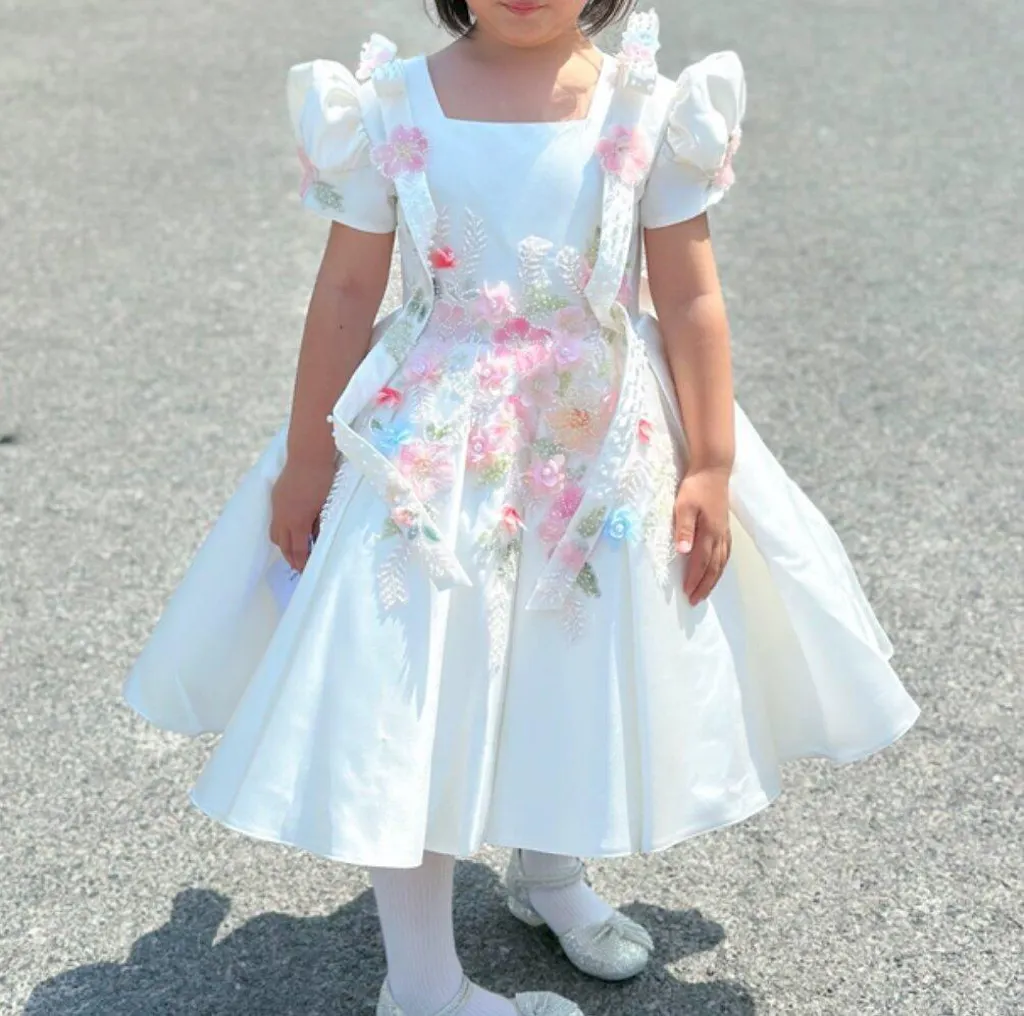 Luxury White Princess Dress with Beaded Flowers for Birthday Girls J840