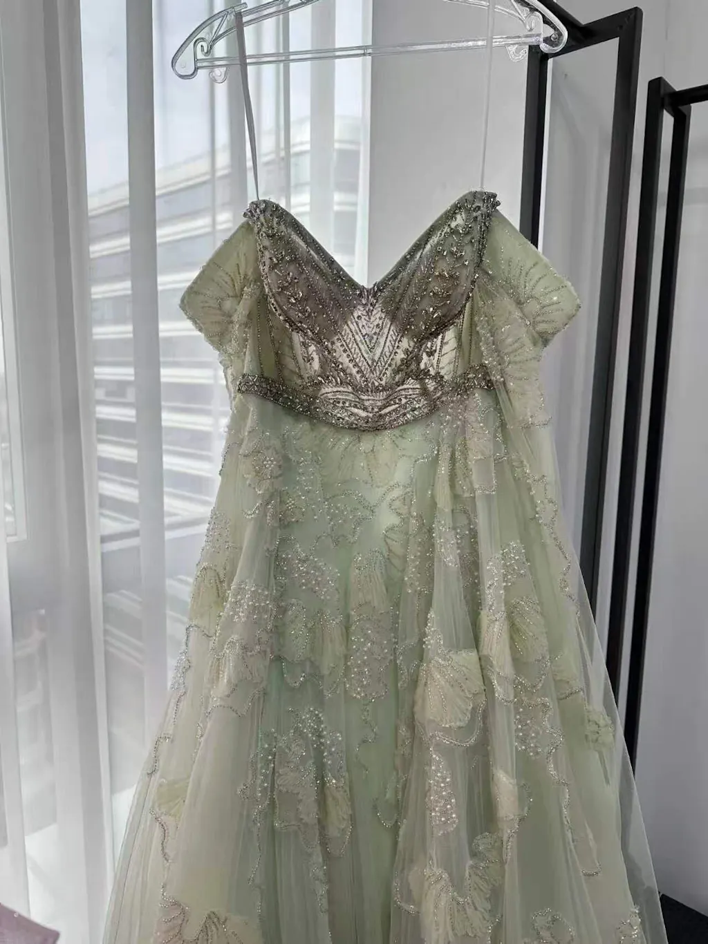 Elegant Sage Green Beaded Strapless Evening Dress with Lace Appliqué SS754