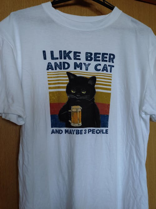 「I LIKE BEER AND MY CAT 」誕生日プレゼントにも最適!居酒屋・飲み会で話題の面白tシャツ|日本酒・ビール・焼酎・ウイスキー好きにおすすめ