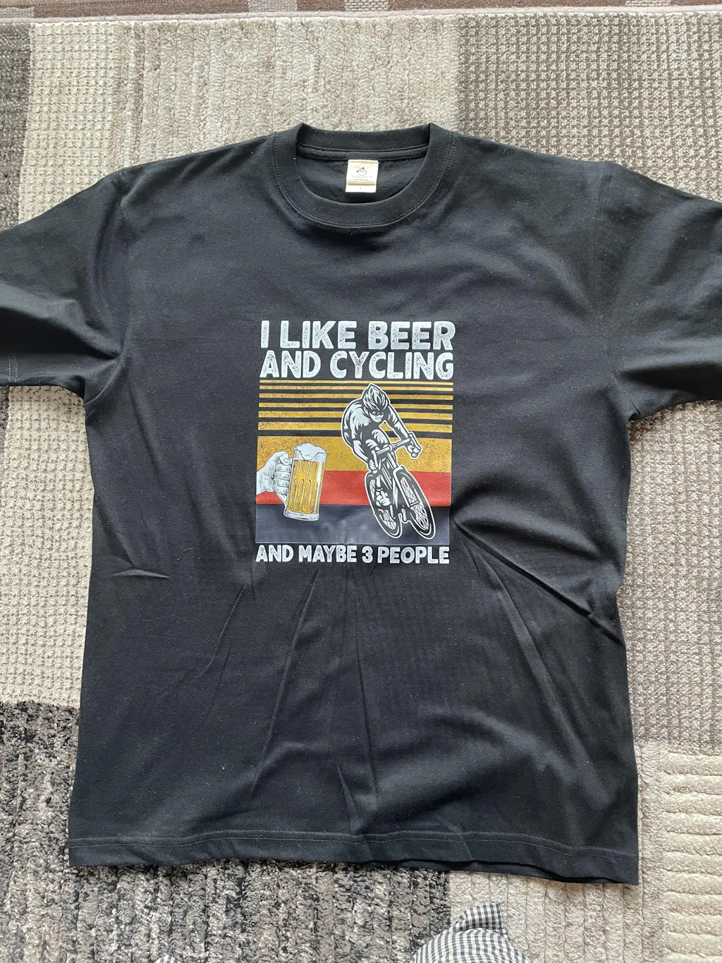 「I LIKE BEER AND CYCLING」ビール＆サイクリングが好き 誕生日プレゼントにも最適！居酒屋・飲み会で話題の面白 コットン/ライシルキータッチTシャツ｜日本酒・ビール・焼酎・ウイスキー好きにおすすめ