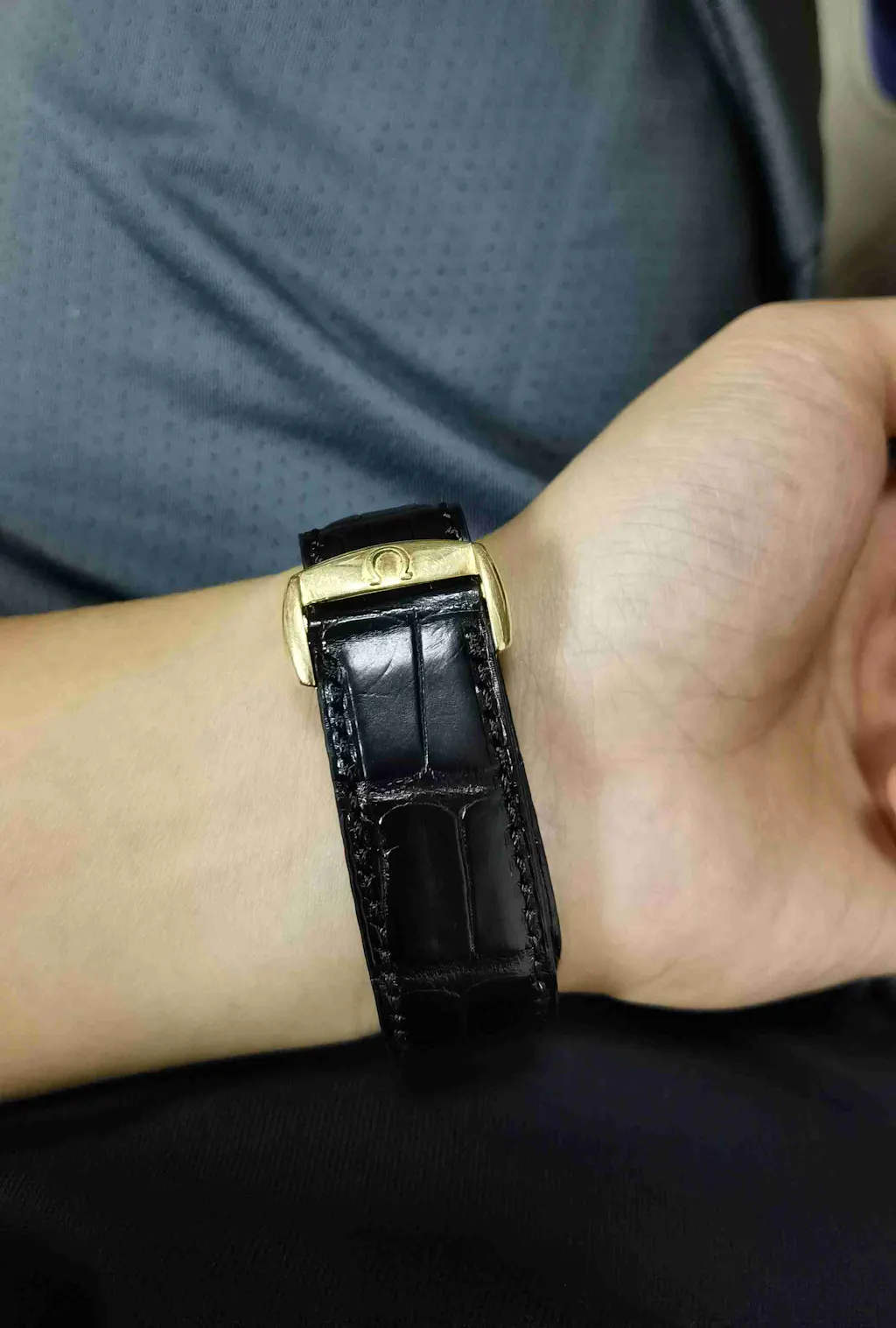 changing omega watch strap