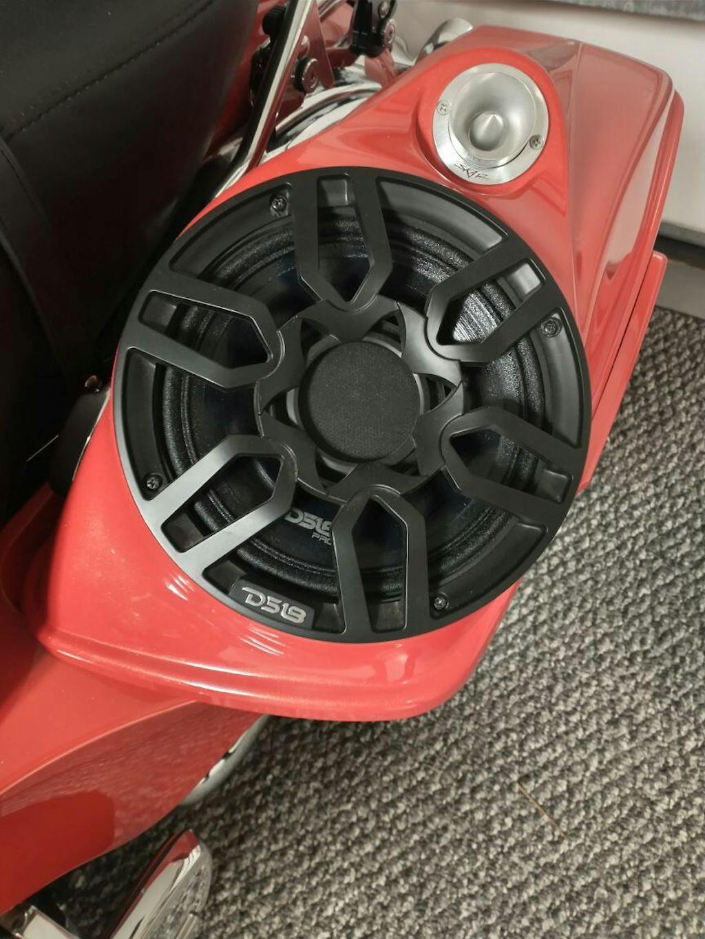 DS18 PROHY8.4B 8" HYBRID MidRange Loudspeaker with Builtin Driver 4