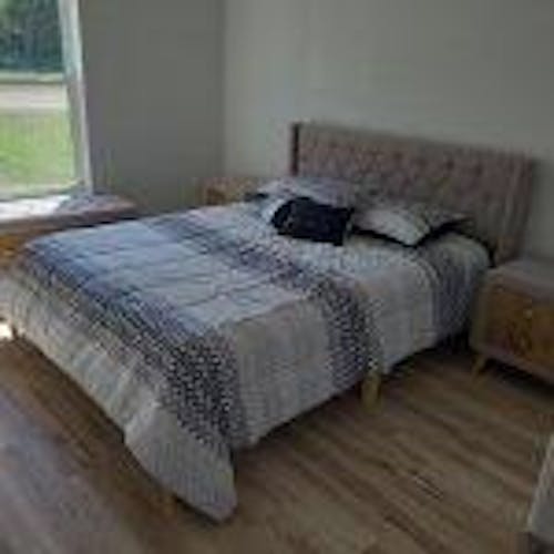 4-Piece Queen Size Bedroom Set - DSARD