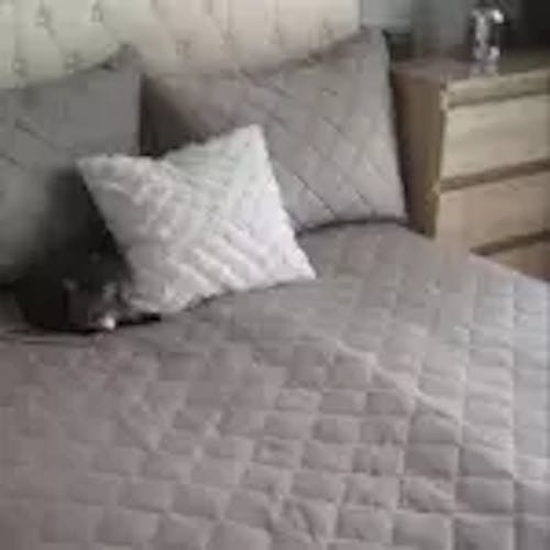 Classic Buckle-Back Bed with Storage Drawers - DSARD