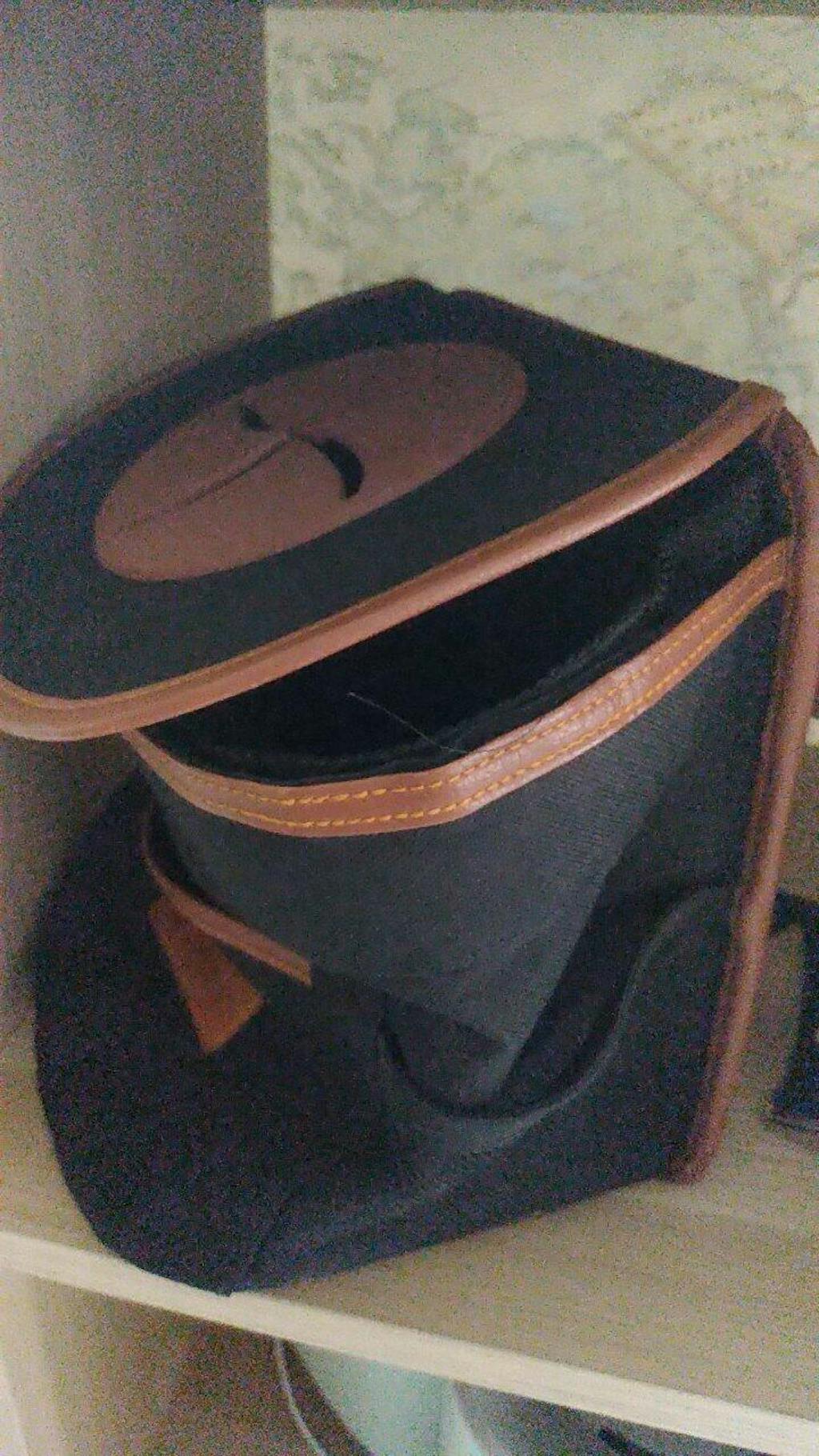 Spill-Proof Car Trash Can - Car Trash Bag - 2.5 Gal - Headrest/Central Console Attachment