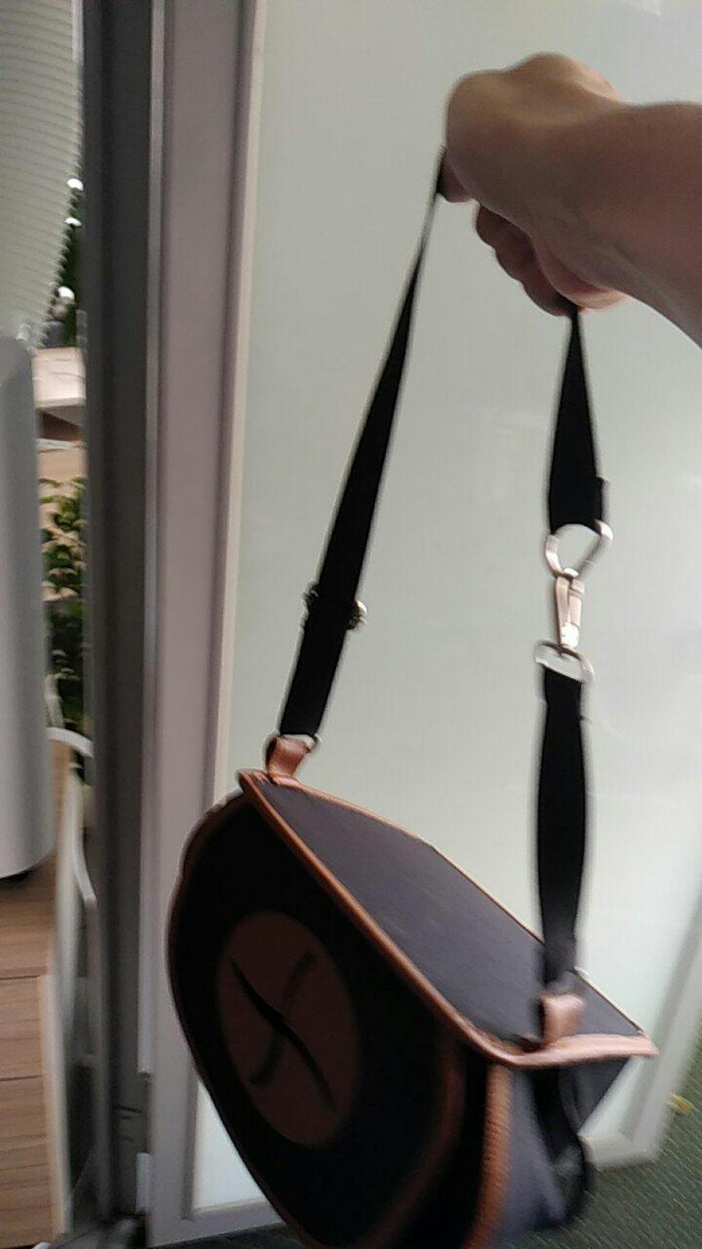 Spill-Proof Car Trash Can - Car Trash Bag - 2.5 Gal - Headrest/Central Console Attachment