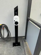 Aktion: go-e Charger Gemini Wallbox Standfuß + Fertigfundament