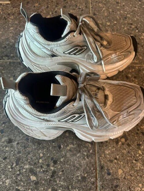 발렌시아가 10XL 스니커즈 화이트/그레이 (더보이즈 주연,노윤서 착용)