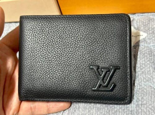 루이비통 LV 에어로그램 멀티플 월릿 블랙 M69829