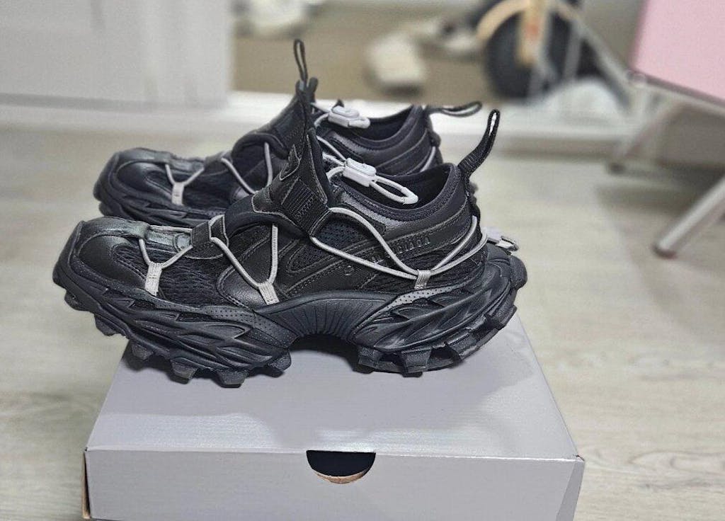 발렌시아가 하이크 스니커즈 블랙