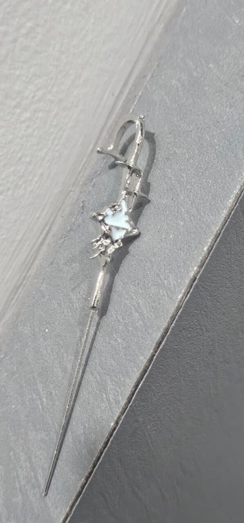 Eclipse Shard Ear Cuff