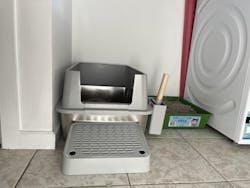Enclosed Stainless Steel Cat Litter Box