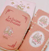 【システム手帳 ミニ6穴 栞付き】レースとうさぎイチゴ クロスステッチ刺繍のアンティークな手帳★シール帳にも：ハンドメイド