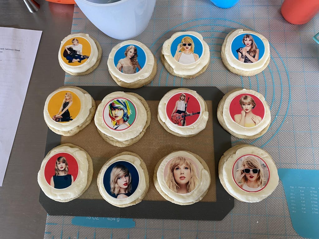 Taylor Swift Edible Cupcake Toppers Ediblecakeimage