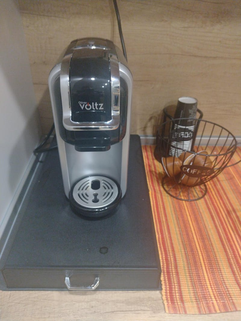 Кафемашина 8 в 1 Oliver Voltz OV51171J8R, 1450W, 19 бара, резервоар 0.6 л., 5 адаптера, Черен/Сребрист