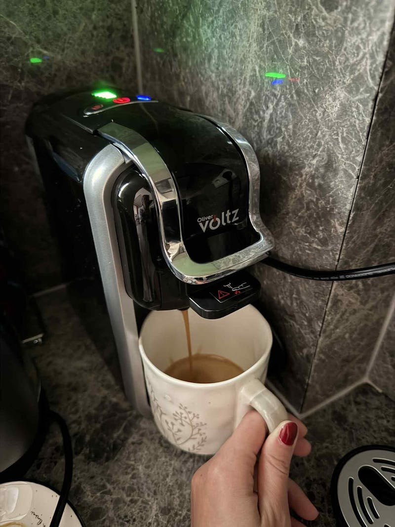 Кафемашина 8 в 1 Oliver Voltz OV51171J8R, 1450W, 19 бара, резервоар 0.6 л., 5 адаптера, Черен/Сребрист