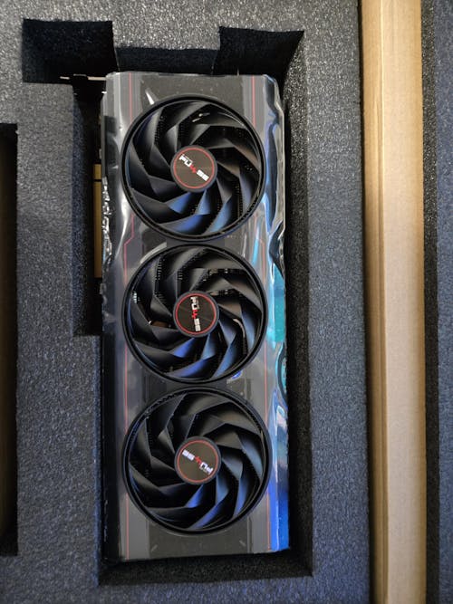 SAPPHIRE PULSE AMD Radeon RX 7900 XT 20GB (11323-02)