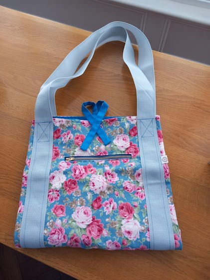 Quick and Easy FREE Tote Bag Sewing Pattern - Tote To Go 