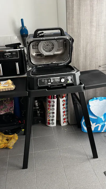 Ninja Woodfire BBQ Officiële Standaard met Zijtafel