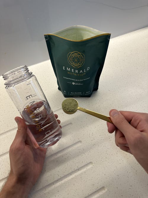 Emerald Nutrition® Shaker Bottle (FREE - Subscription)