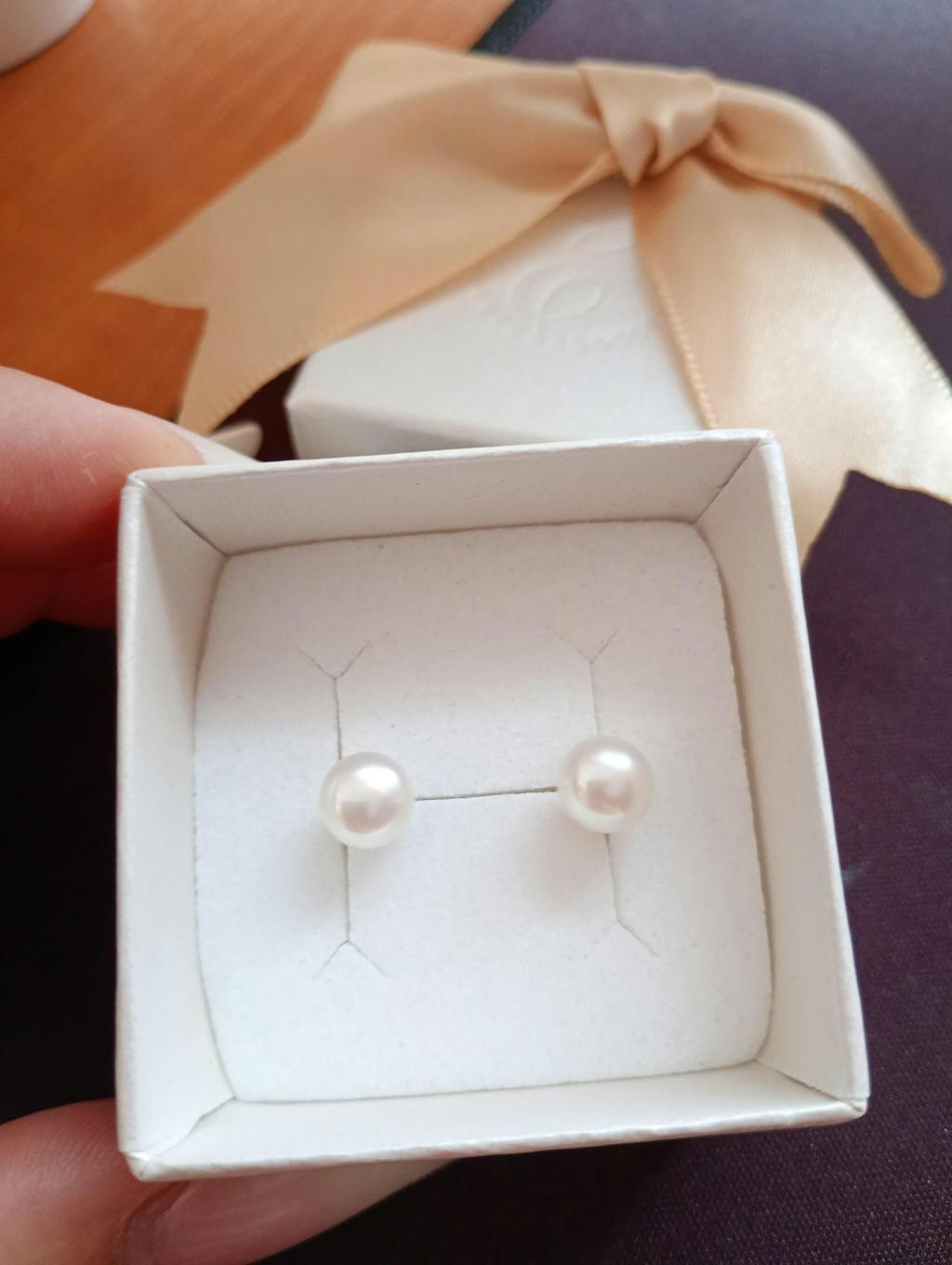 Mimi Large (9 mm) Pearl Stud Earrings