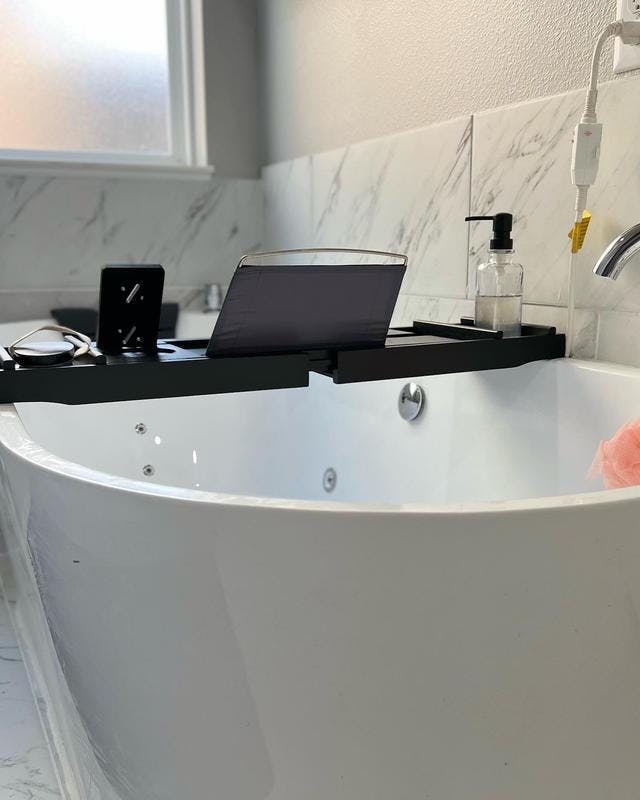 Freestanding Whirlpool Tub with Aromatherapy | Empava 67AIS07