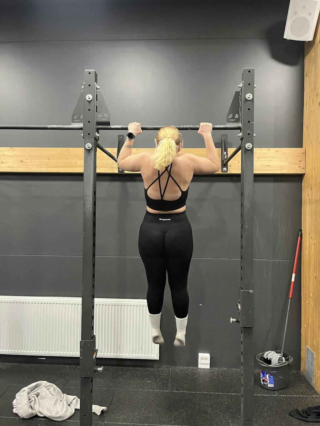 Signature Contouring Top Black