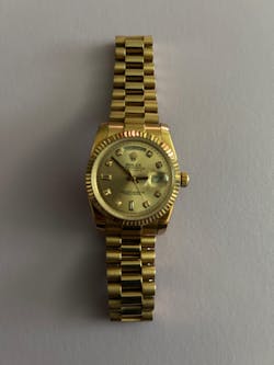 R Watch 4185