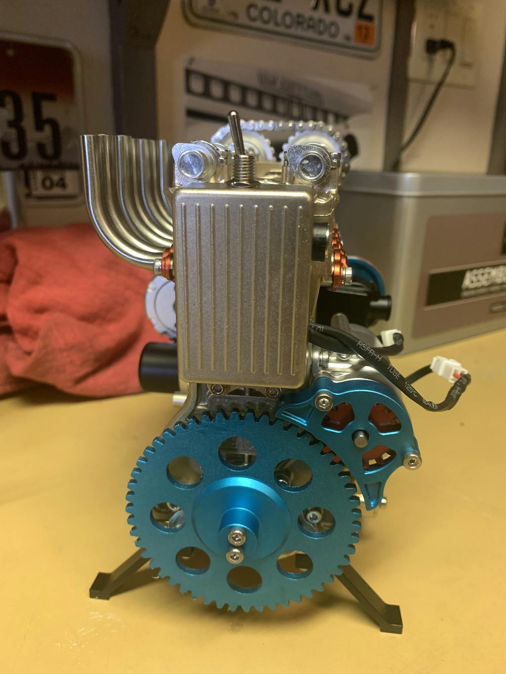 V4 Car Engine Assembly Kit Full Metal 4 Cylinder Engine Building Kit