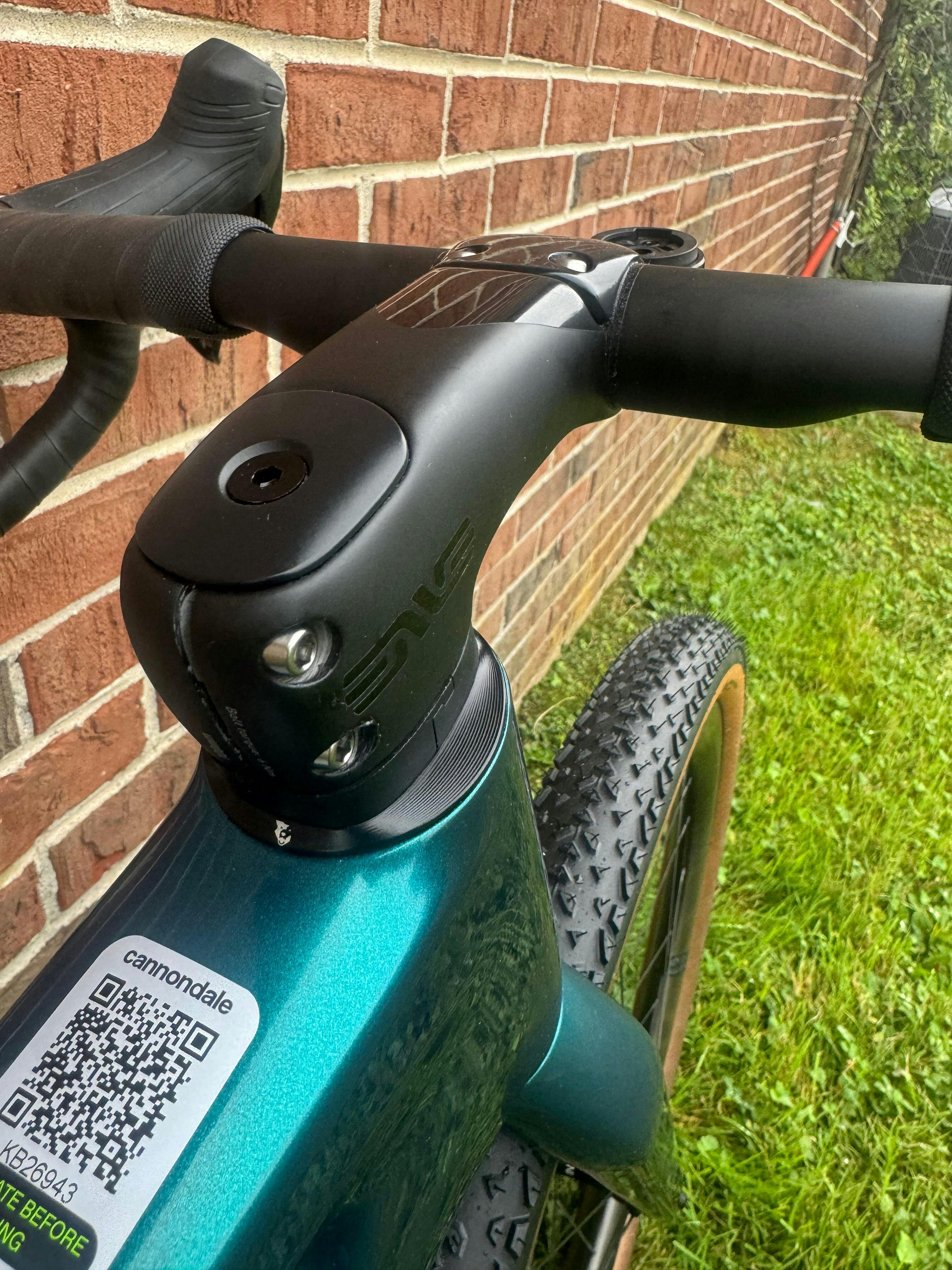 ENVE CARBON AERO STEM  ENVE tests new one-piece SES Aero Road Bar⁄Stem - Bikerumor