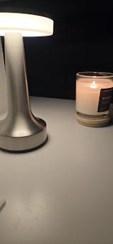 Blackwood • Vela Aromática Artesanal • Edición Limitada • 8oz