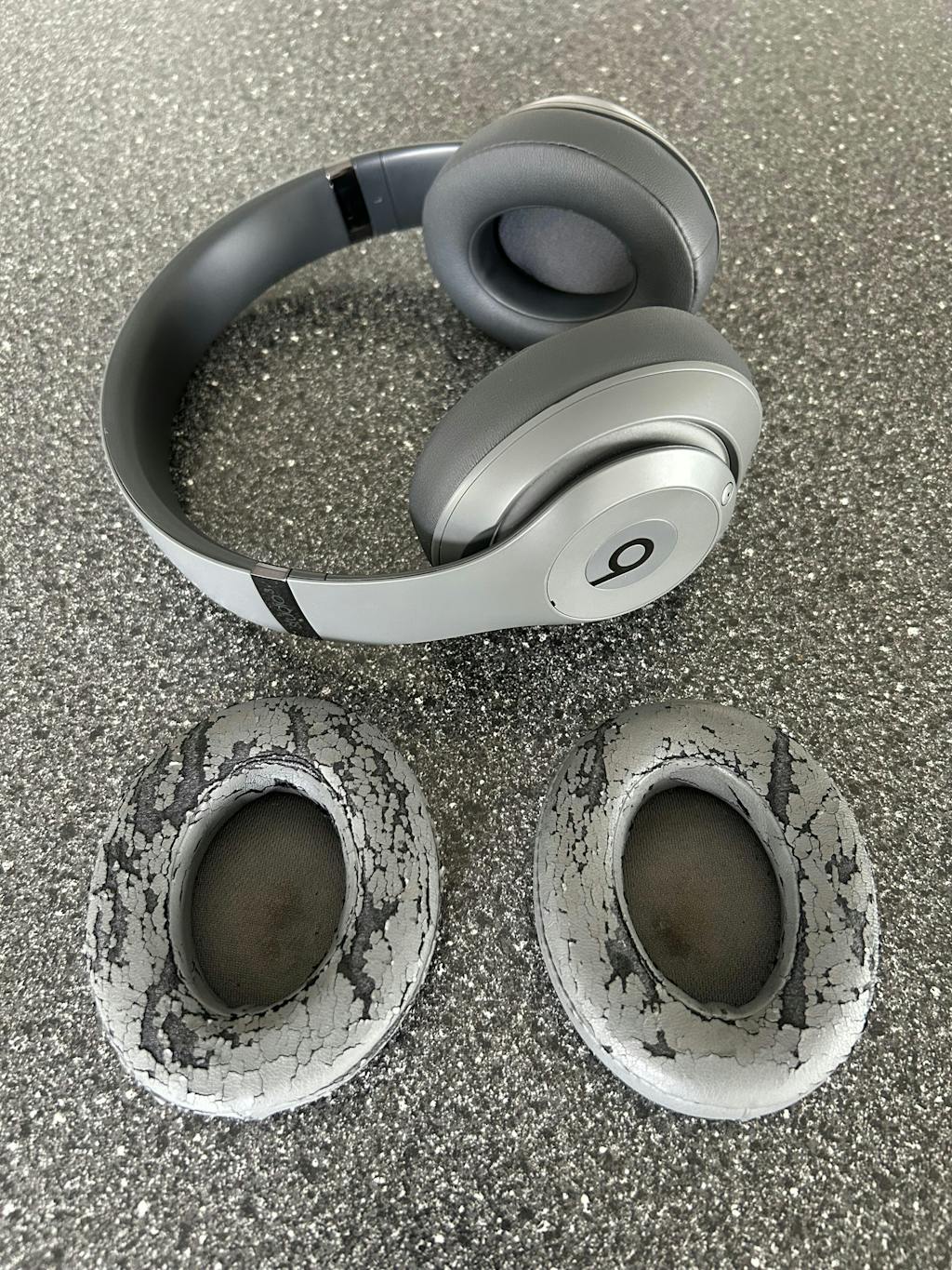 Replacement Ear Pads Compatible with Beats by Dr Dre 2.0 & 3.0 Studio Pro Wireless Headphones