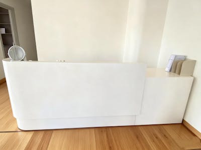 受付カウンター｜スタイリッシュ優雅デザイン おしゃれ L字型