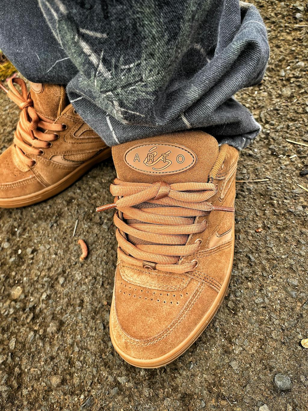 Accel Og brown/black/white - skate shoes | éS Skateboarding