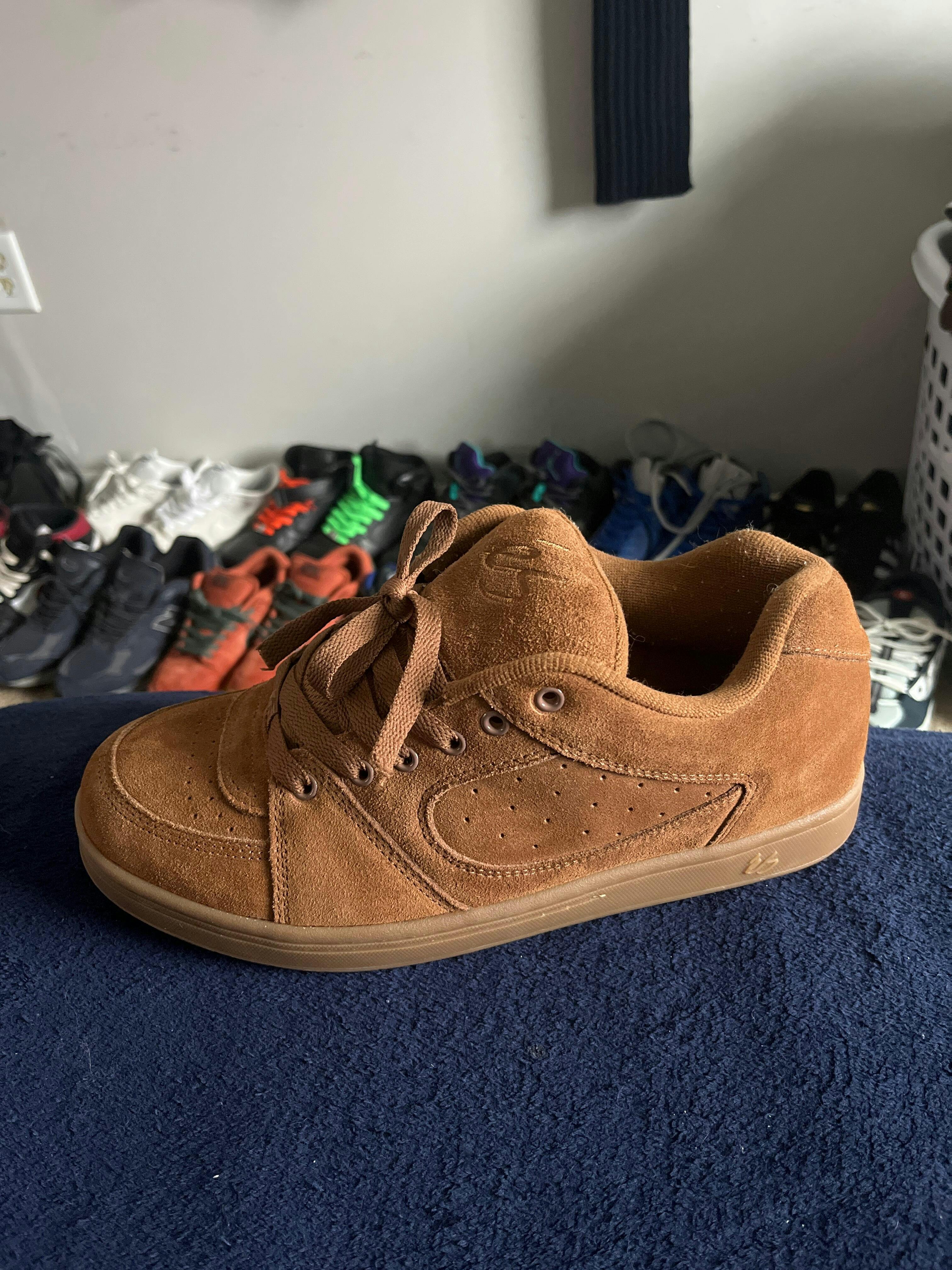 Accel Og brown/black/white - skate shoes | éS Skateboarding