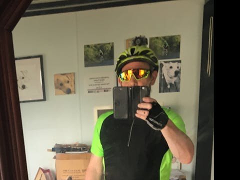 Sports Sunglasses with 5 Interchangeable lenses - Black / Green