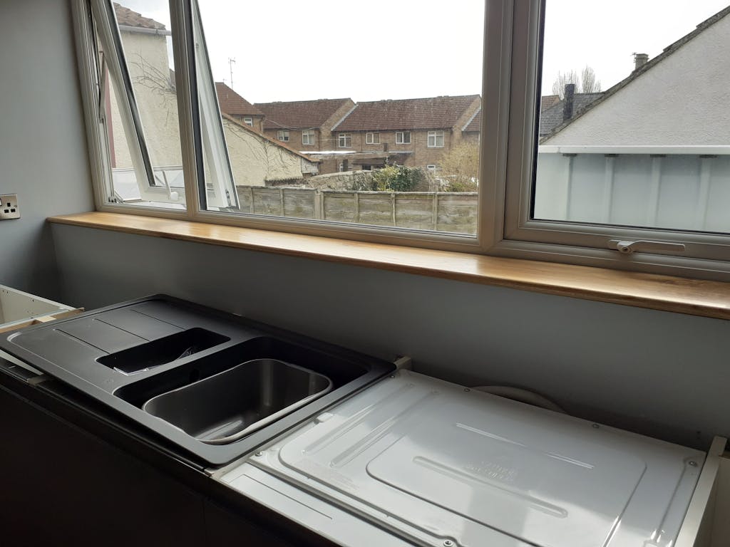 20mm Bullnose Window Sills Fully Rounded Edged Oak Boards