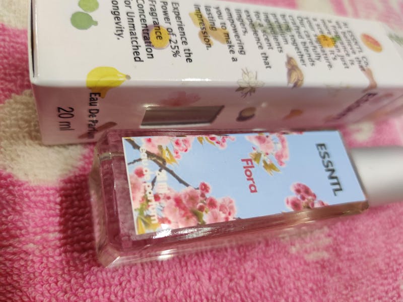 ESSNTL Flora Perfume - Elegant & Feminine Floral Fruity Fragrance | 50ml Eau de Parfum | 20ml Eau de Parfum | Romantic, Delicate & Graceful Scent | Long-Lasting Luxury Scent for Women | Classic & Clean Scent for Women
