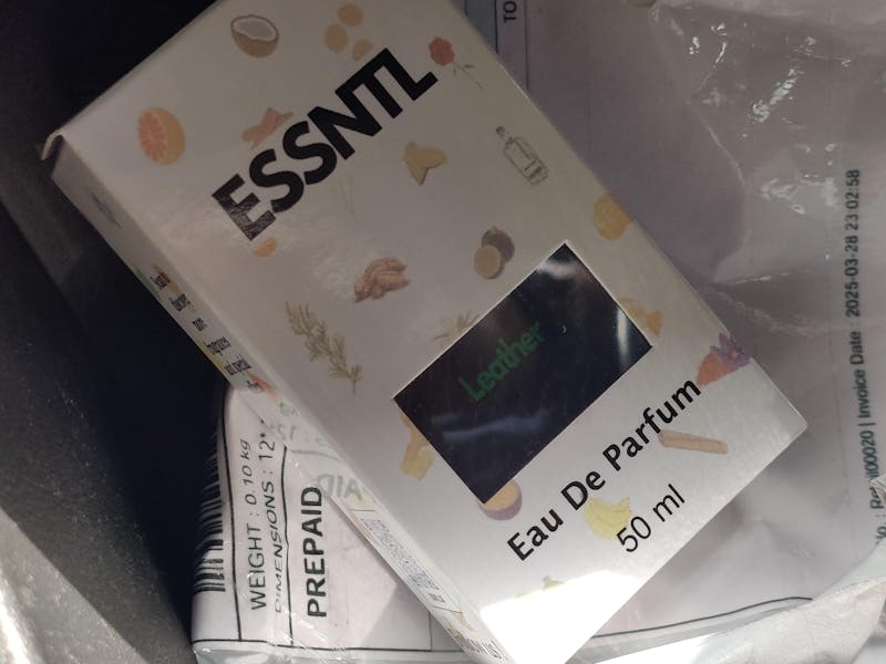 ESSNTL Leather Perfume - Rich & Sensual Leather Spicy Fragrance | 50ml Eau de Parfum | 20ml Eau de Parfum | Deep, Smoky & Intense Scent | Long-Lasting Signature Fragrance | Classic & Clean Scent for Men