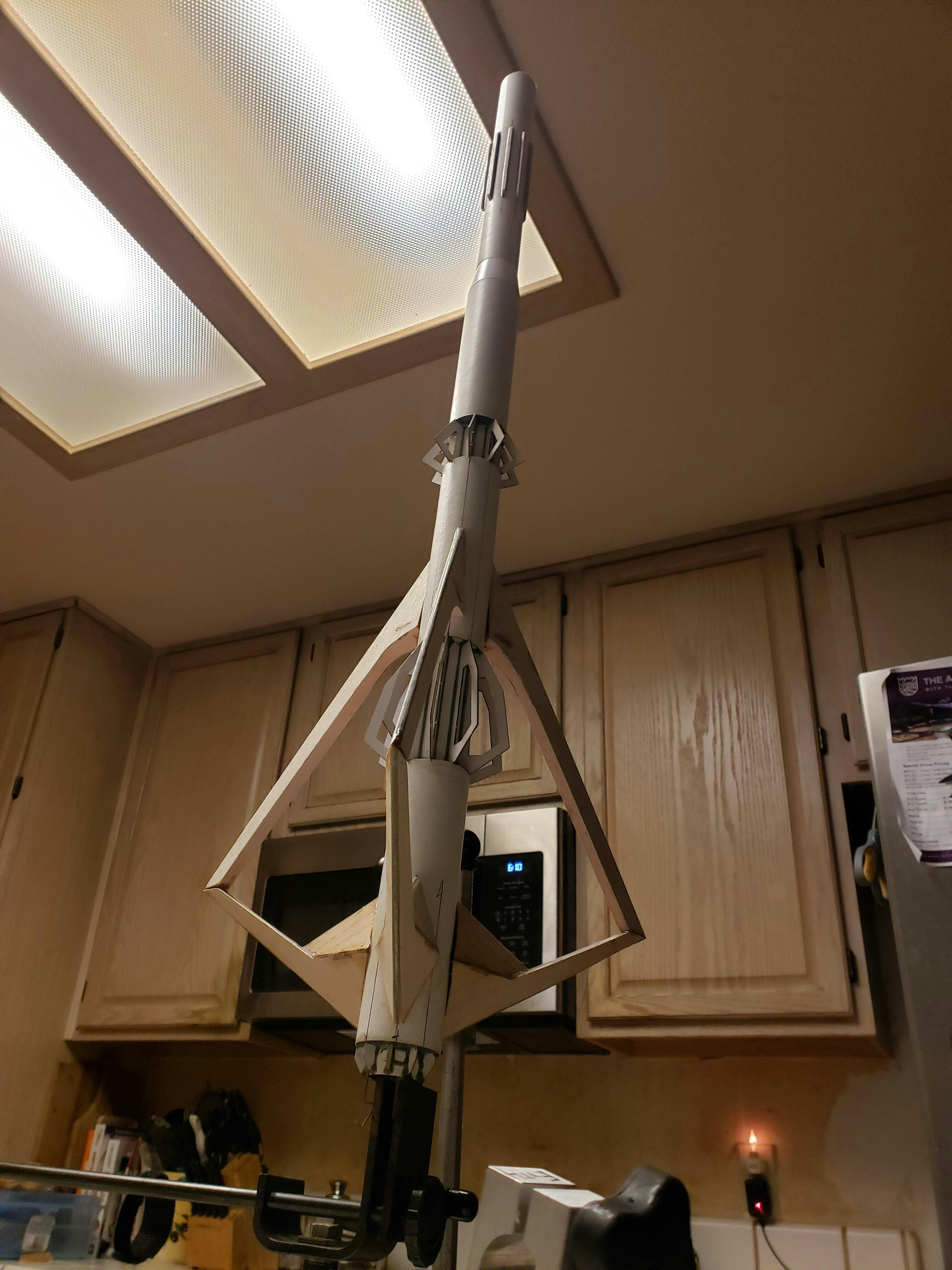 Black Star Voyager™ Model Rocket Kit - Expert Build, 1100 ft