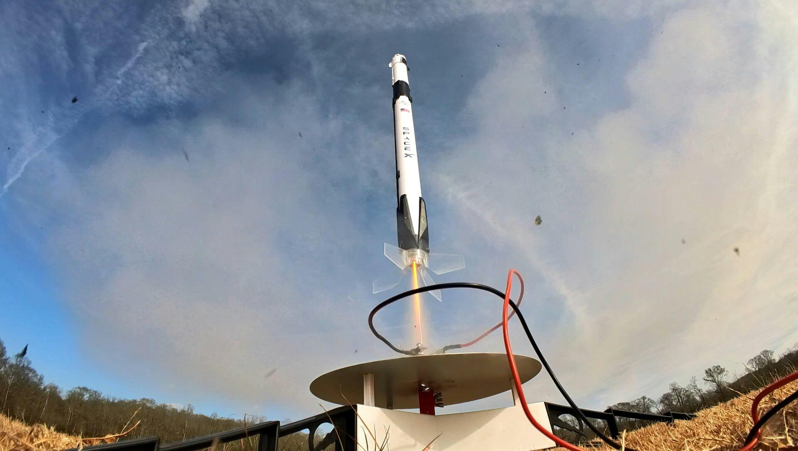 SpaceX Falcon 9 - Scale Replica Model Rocket | Estes Rockets