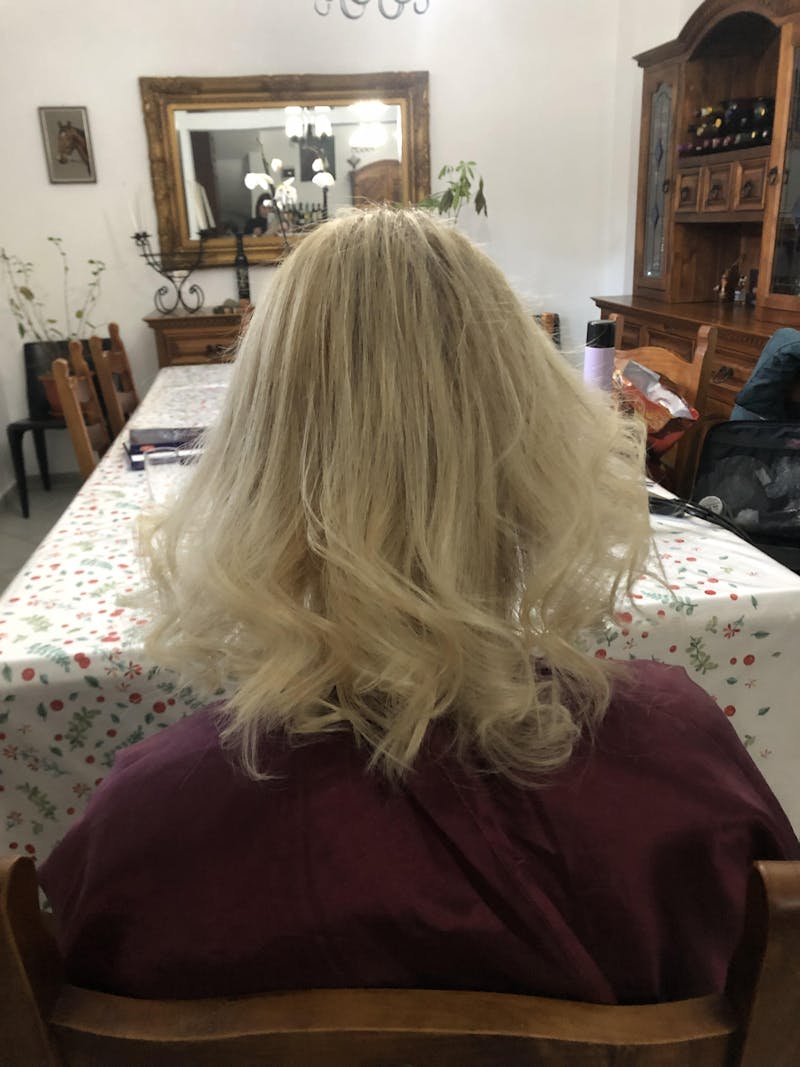 Pudră Decolorantă Cu Deschidere De Până La 9 Tonuri Schwarzkopf Professional BlondMe Premium Lightener 9+ 450 gr