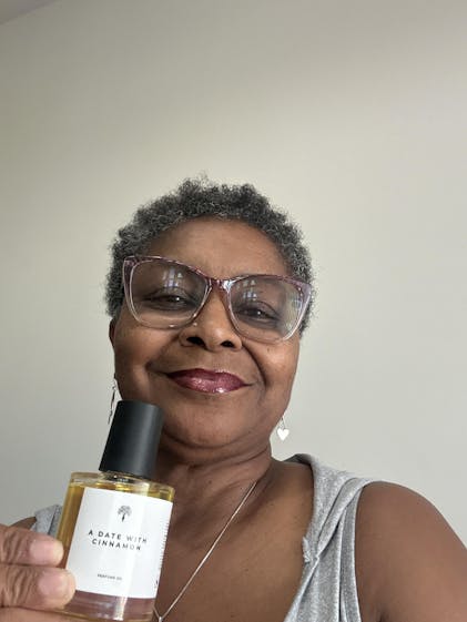 Woman Cinnamon Based Perfume A Date With Cinnamon Perfume Oil