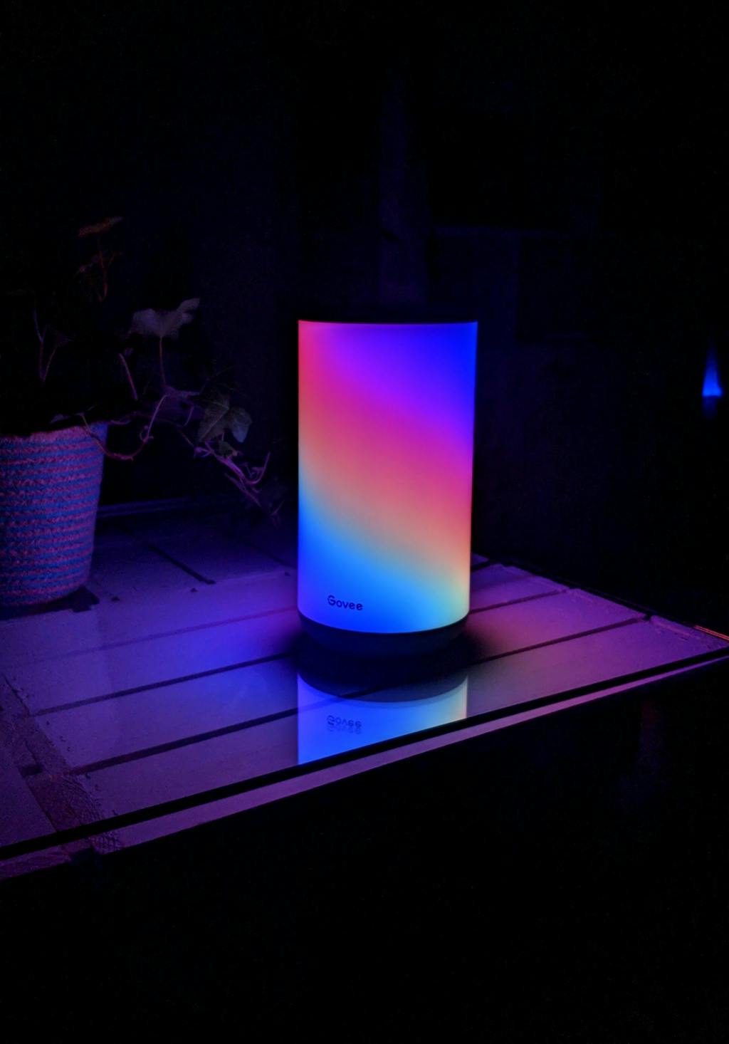 Govee Aura - Smart Table Lamp - Light Up Your Bedroom – EU-GOVEE