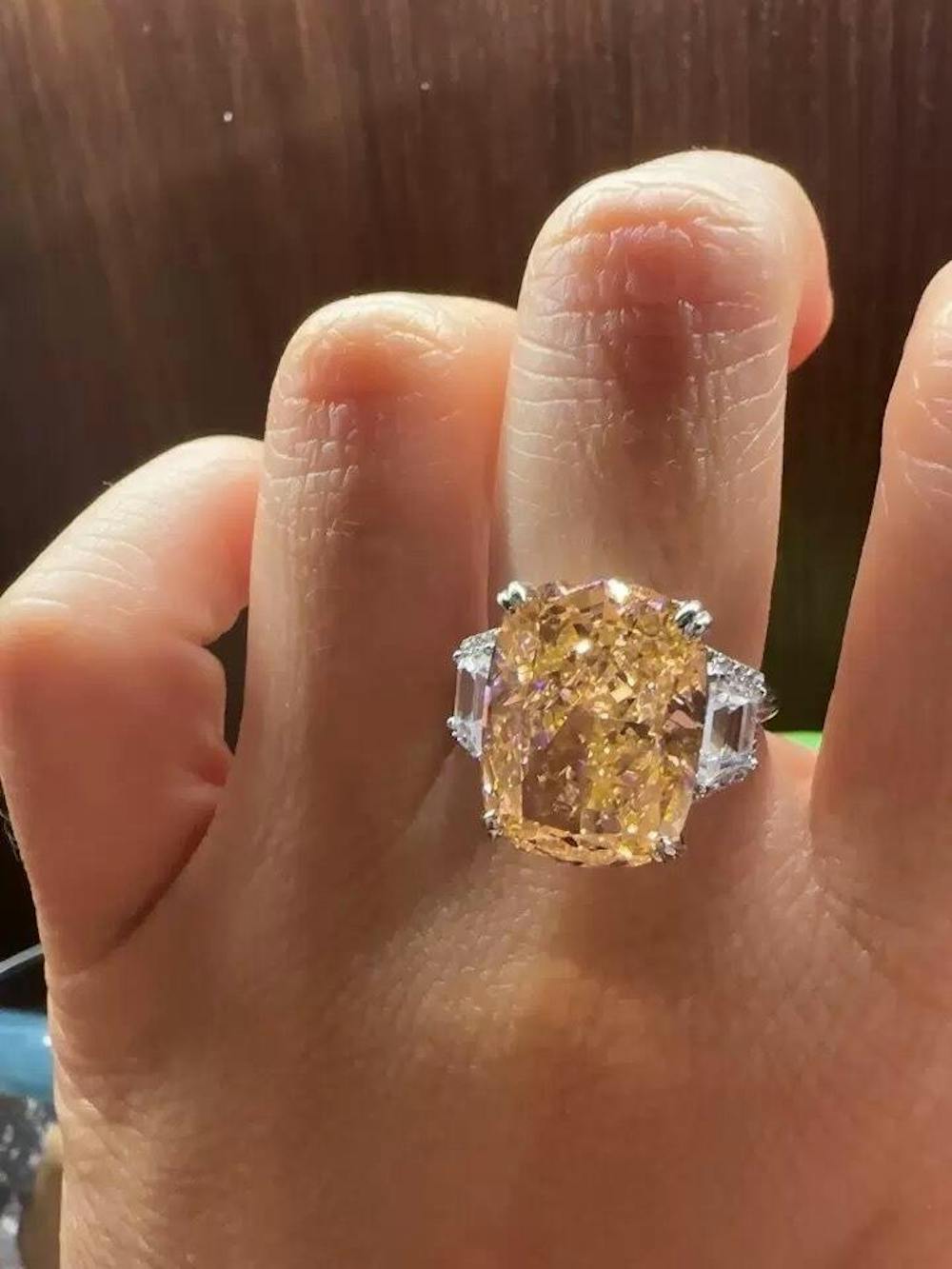 Elegant 8.0ct Oval Cut Engagement Ring for Women in Sterling Silver