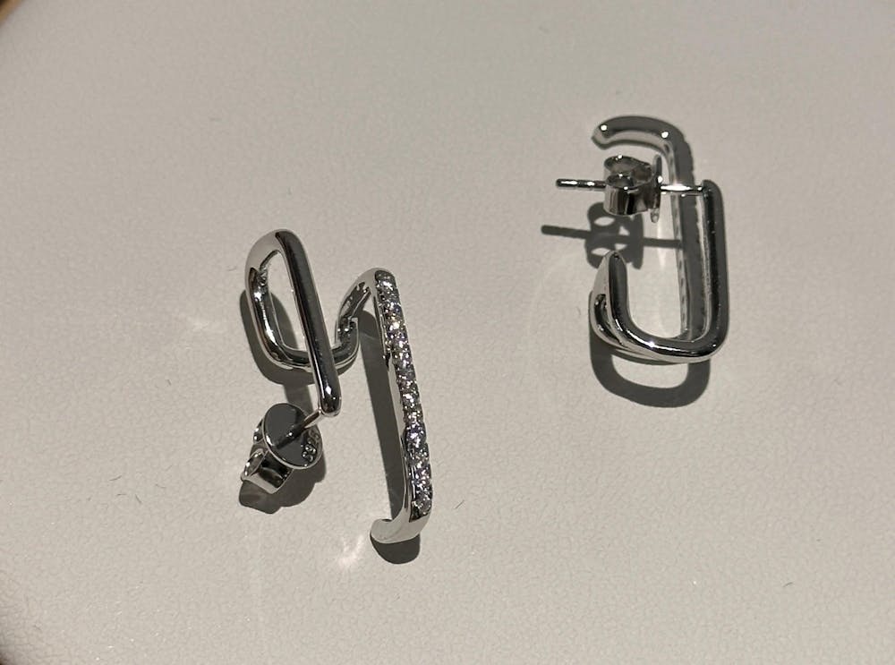 Elegant Minimal 0.3Ct Women's Stud Earrings