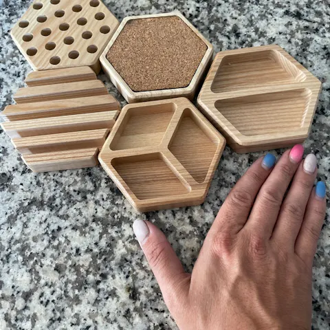 Kundenfoto des Schreibtisch-Organizers aus Holz
