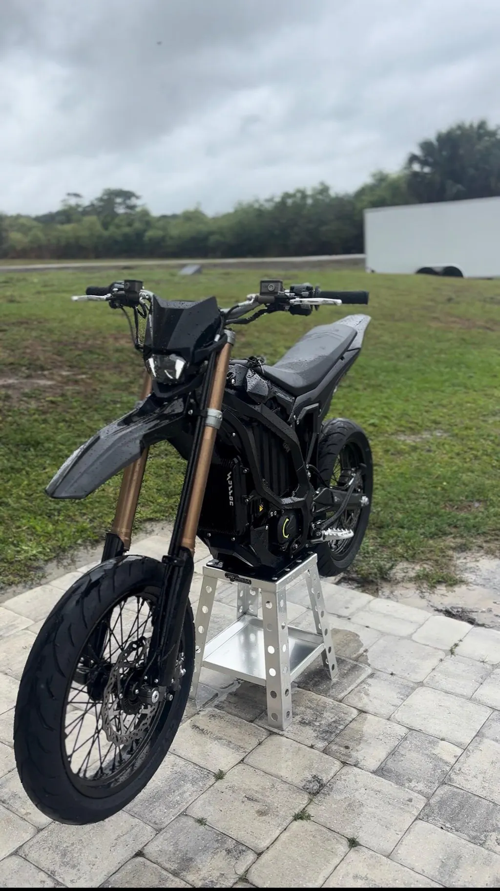 ULTRA BEE SUPERMOTO KIT – excdesigns